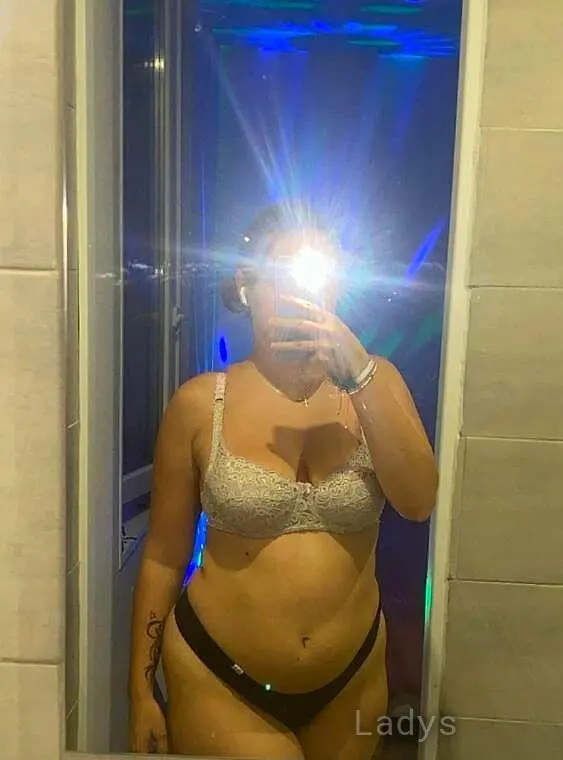 Mella – Verified Escort in Bordeaux