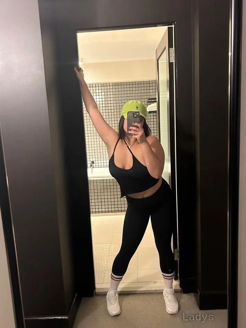 Belle (26) – Call Girl & Independent Escort Service in Brighton - Gallery Photo 3