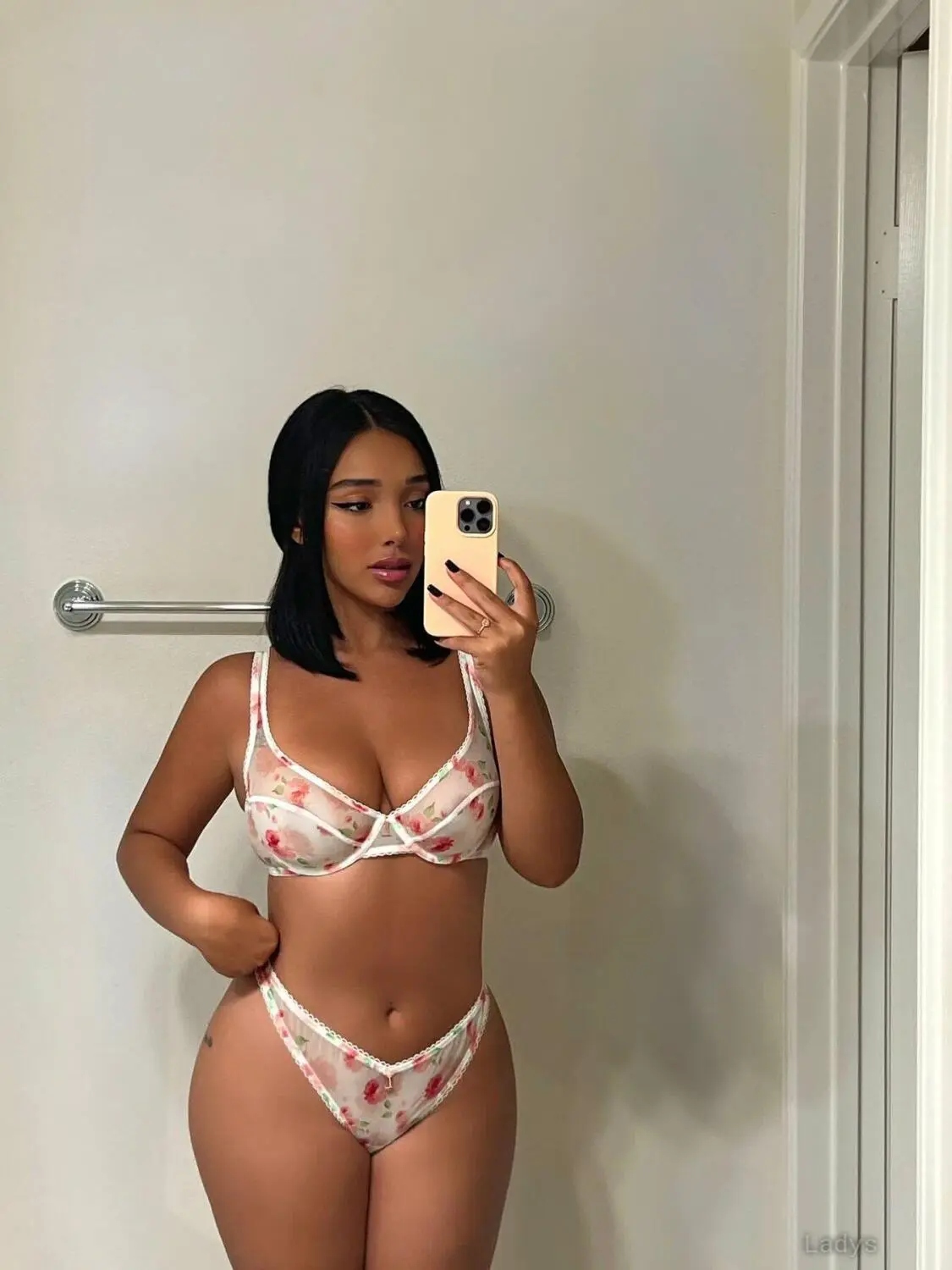 Annah (26) – Call Girl & Independent Escort Service in Brisbane - Gallery Photo 4