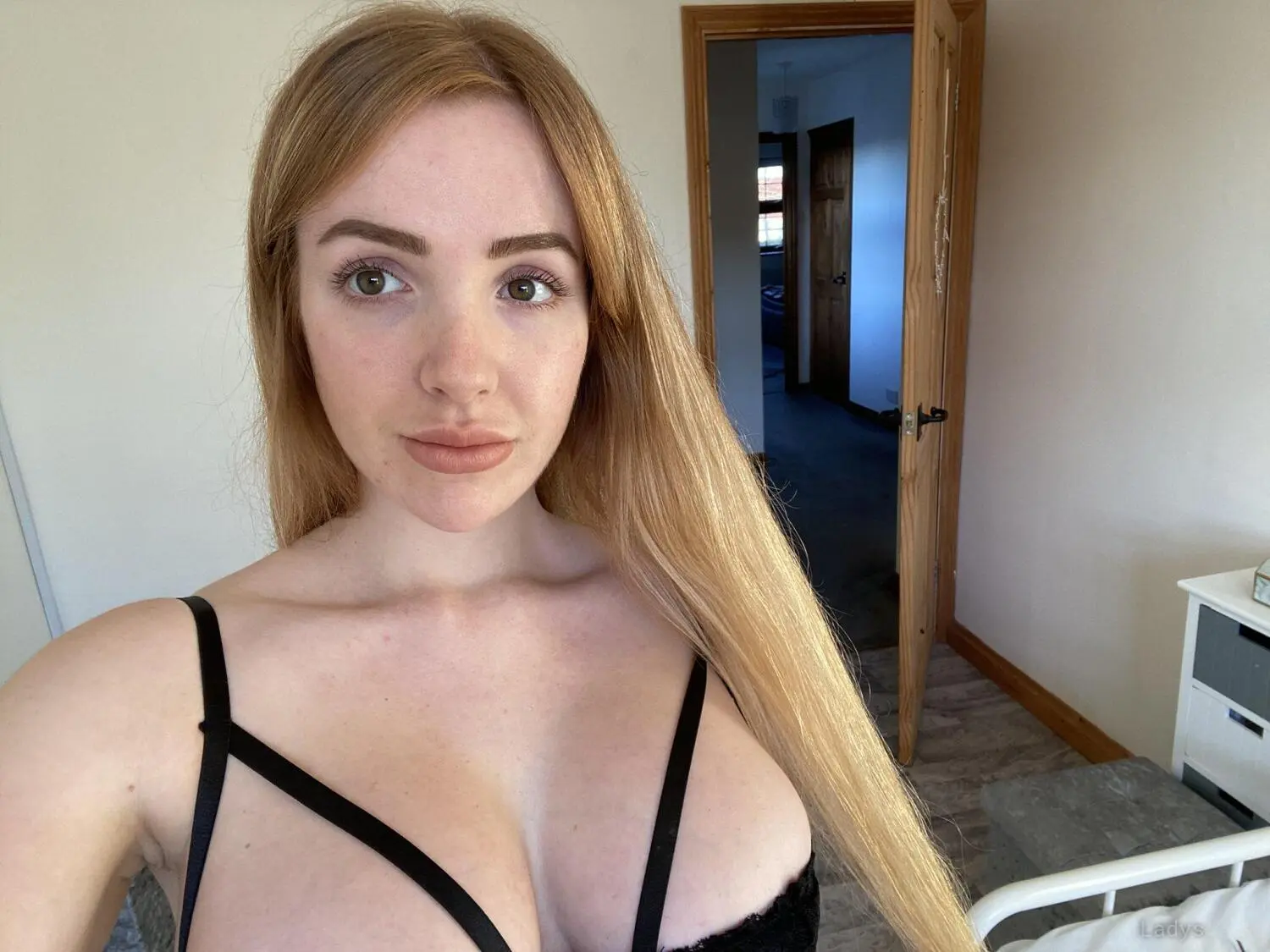 Norah (27) – Call Girl & Independent Escort Service in Bristol - Gallery Photo 5