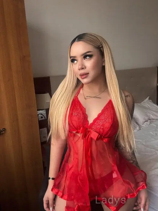 Samira (20) – Call Girl & Independent Escort Service in Brno - Gallery Photo 2
