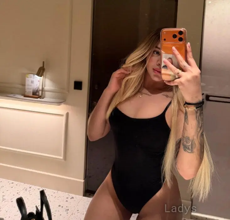 Samira (20) – Call Girl & Independent Escort Service in Brno - Gallery Photo 3