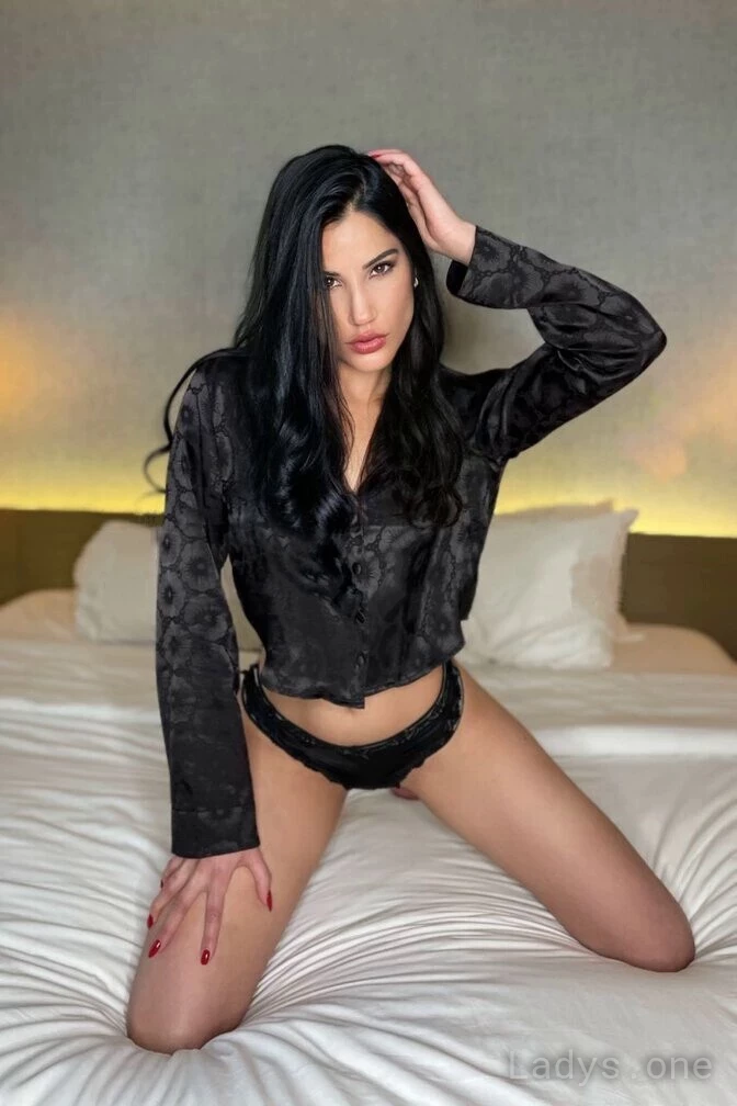 Gabriella (26) – Call Girl & Independent Escort Service in The Bronx - Gallery Photo 3