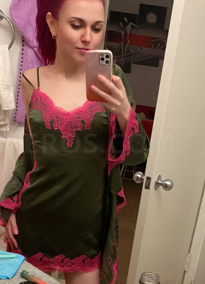 Emily (26) – Call Girl & Independent Escort Service in The Bronx - Gallery Photo 5