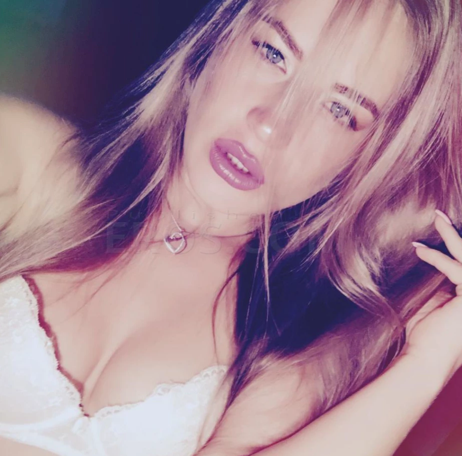 Chantal (28) – Call Girl & Independent Escort Service in The Bronx - Gallery Photo 4