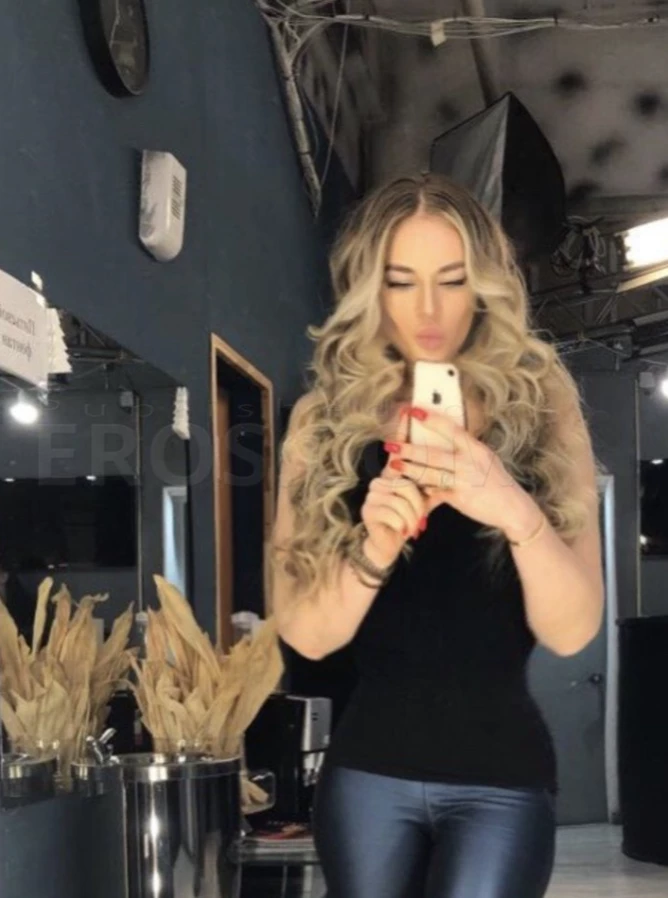 Chantal (28) – Call Girl & Independent Escort Service in The Bronx - Gallery Photo 2