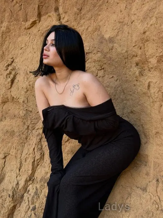 Mari (23) – Call Girl & Independent Escort Service in Budapest - Gallery Photo 2