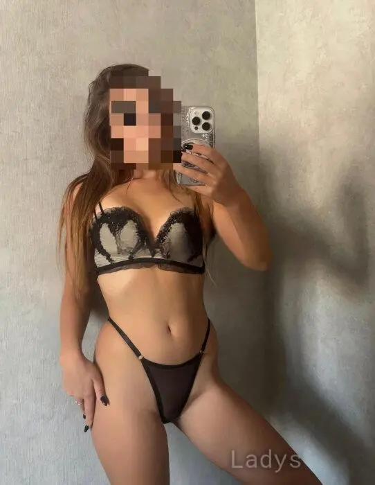 Aneta (23) – Call Girl & Independent Escort Service in Budapest - Gallery Photo 2