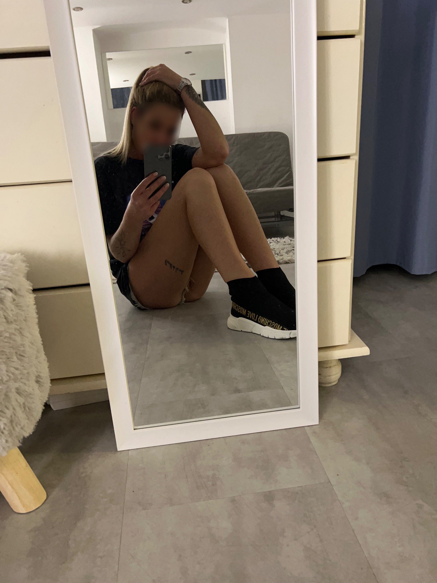 Nova (18) – Call Girl & Independent Escort Service in Budapest - Gallery Photo 8