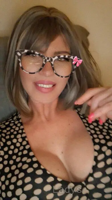 Napocska (40) – Call Girl & Independent Escort Service in Budapest - Gallery Photo 3