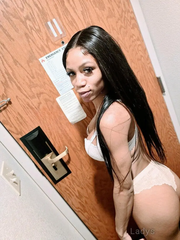 Lacy (24) – Call Girl & Independent Escort Service in Buffalo - Gallery Photo 4