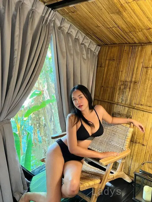Yuri (24) – Call Girl & Independent Escort Service in Bukit Bintang - Gallery Photo 3