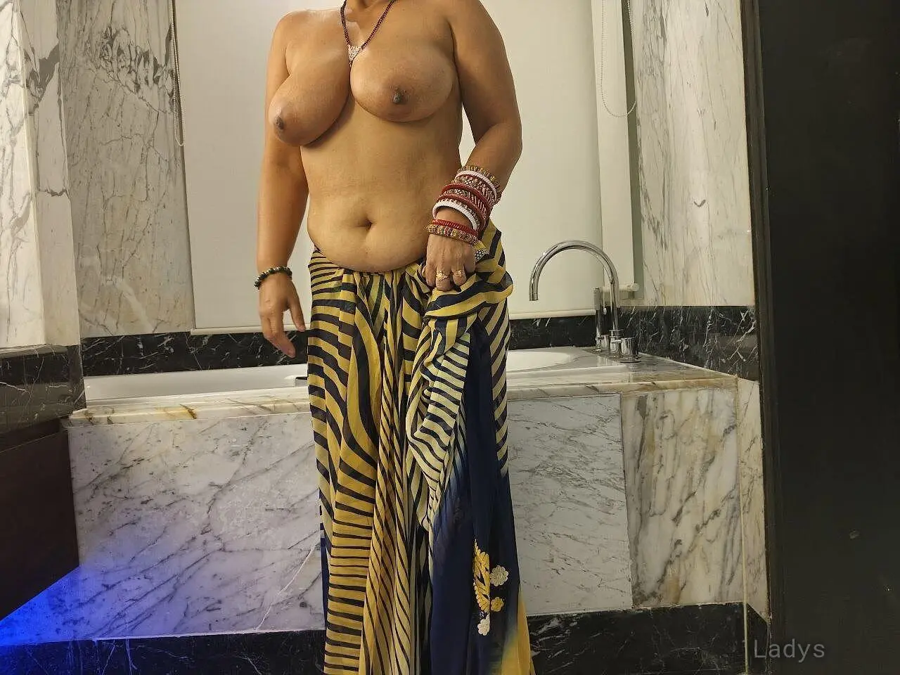 Nitisha (24) – Call Girl & Independent Escort Service in Butwāl - Gallery Photo 2
