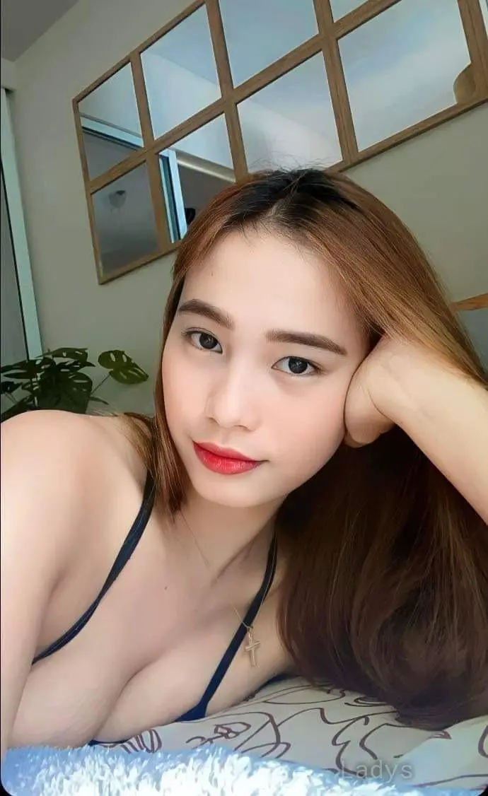Kavya (25) – Call Girl & Independent Escort Service in Butwāl - Gallery Photo 2