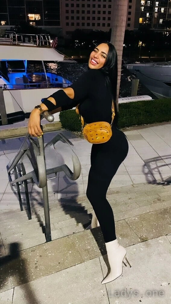 Antonella (26) – Call Girl & Independent Escort Service in Bwizibwera - Gallery Photo 4