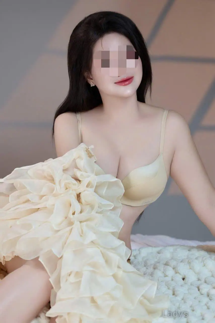 Tina (25) – Call Girl & Independent Escort Service in Cần Thơ - Gallery Photo 4