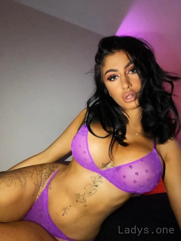 Angelina (22) – Call Girl & Independent Escort Service in Caen - Gallery Photo 4