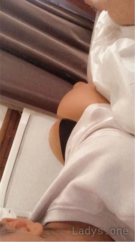 Ines (22) – Call Girl & Independent Escort Service in Caen - Gallery Photo 4