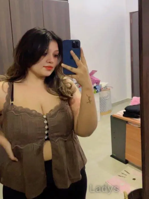 Honey (27) – Call Girl & Independent Escort Service in Cairo - Gallery Photo 2