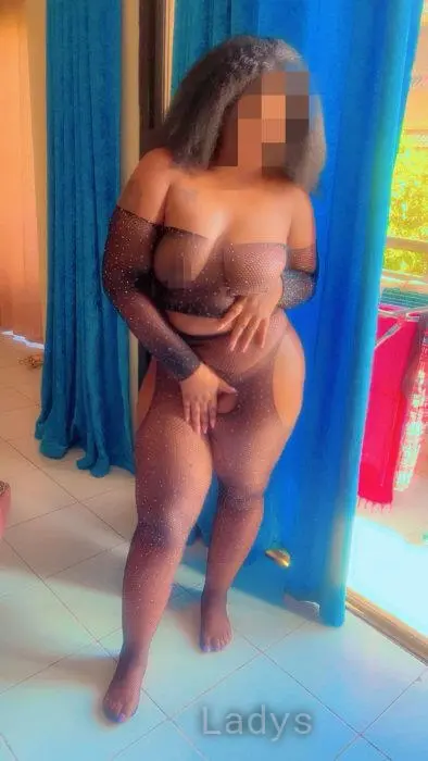 Fiona (25) – Call Girl & Independent Escort Service in Cairo - Gallery Photo 2