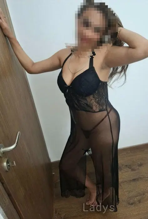 Tota (24) – Call Girl & Independent Escort Service in Cairo - Gallery Photo 5