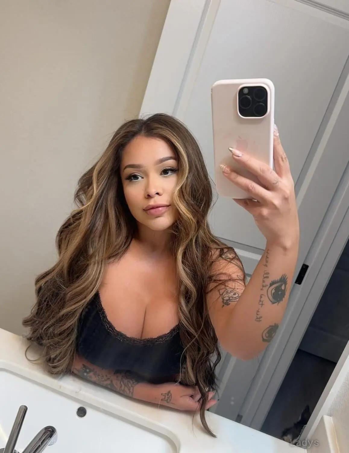 Estelle (27) – Call Girl & Independent Escort Service in Calais - Gallery Photo 4