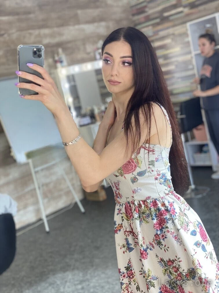 Leonora (20) – Call Girl & Independent Escort Service in Carson City - Gallery Photo 5