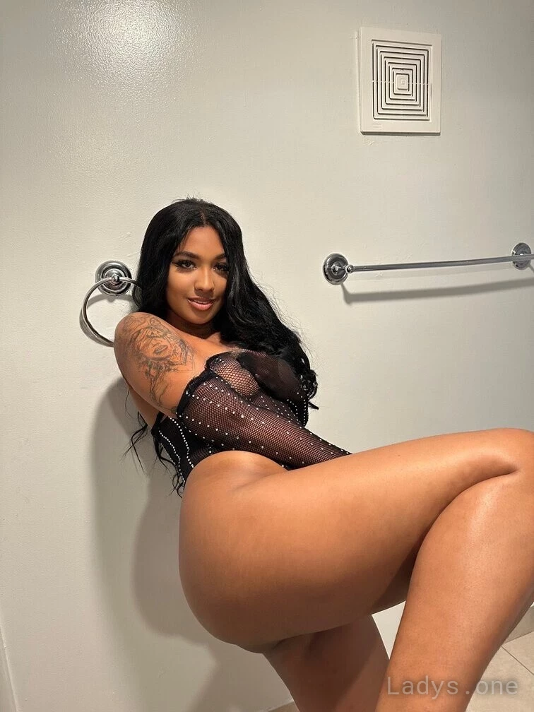 Ami (21) – Call Girl & Independent Escort Service in Central Jersey - Gallery Photo 3