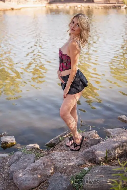 Nunu (23) – Call Girl & Independent Escort Service in Central Valley - Gallery Photo 3