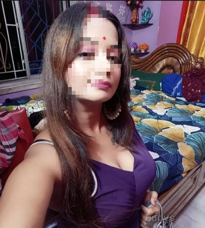Lavya (24) – Call Girl & Independent Escort Service in Chennai - Gallery Photo 3