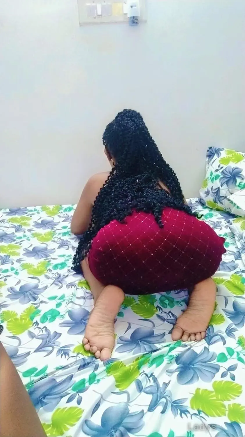 Ella (23) – Call Girl & Independent Escort Service in Chennai - Gallery Photo 5