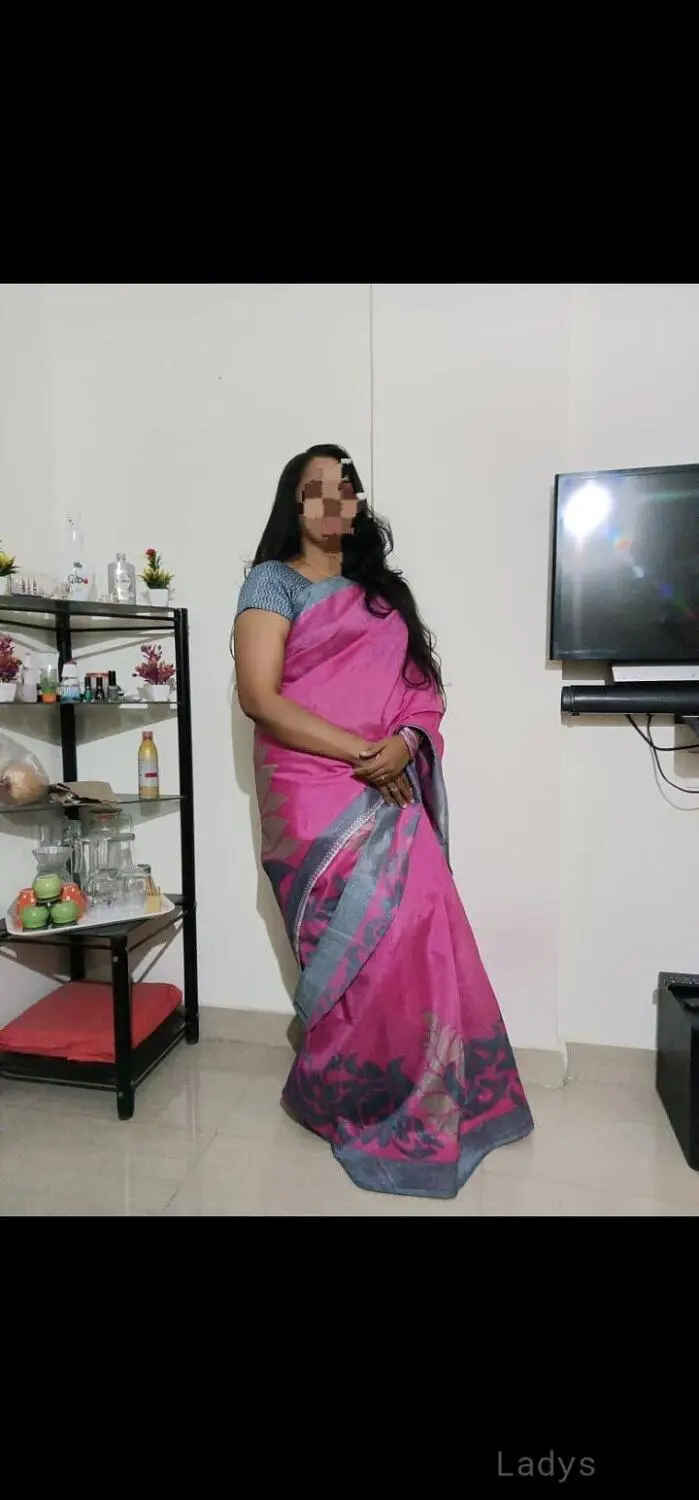 Mia (34) – Call Girl & Independent Escort Service in Chennai - Gallery Photo 3
