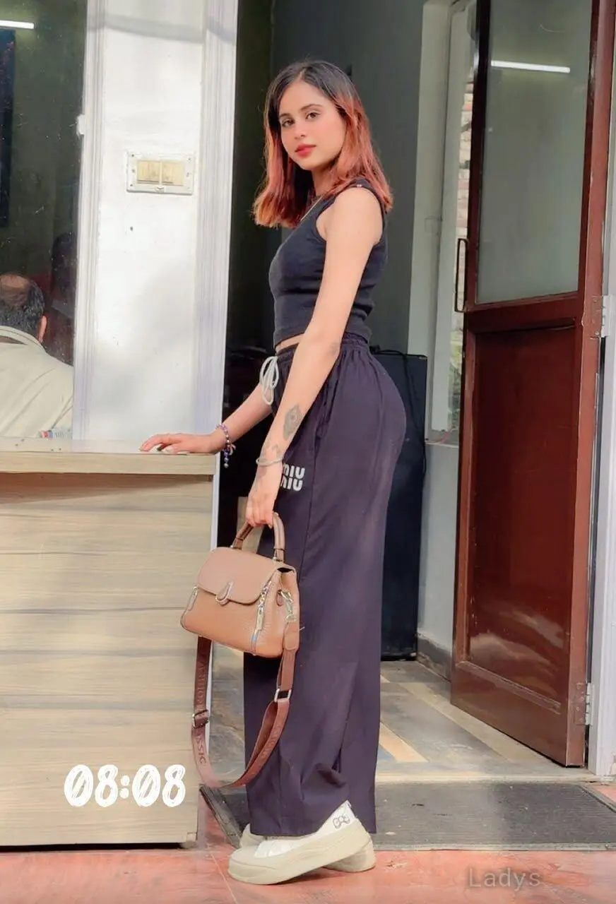 Neha (23) – Call Girl & Independent Escort Service in Chennai - Gallery Photo 2