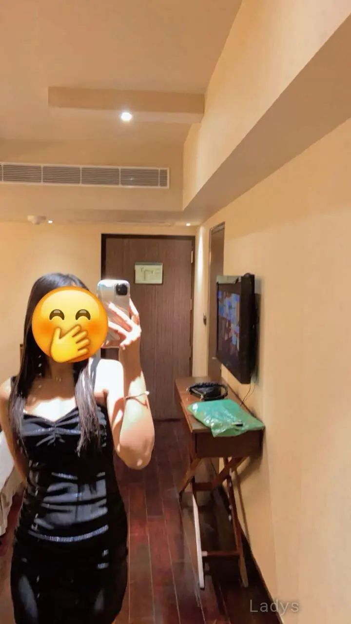 Tamil (18) – Call Girl & Independent Escort Service in Chennai - Gallery Photo 4