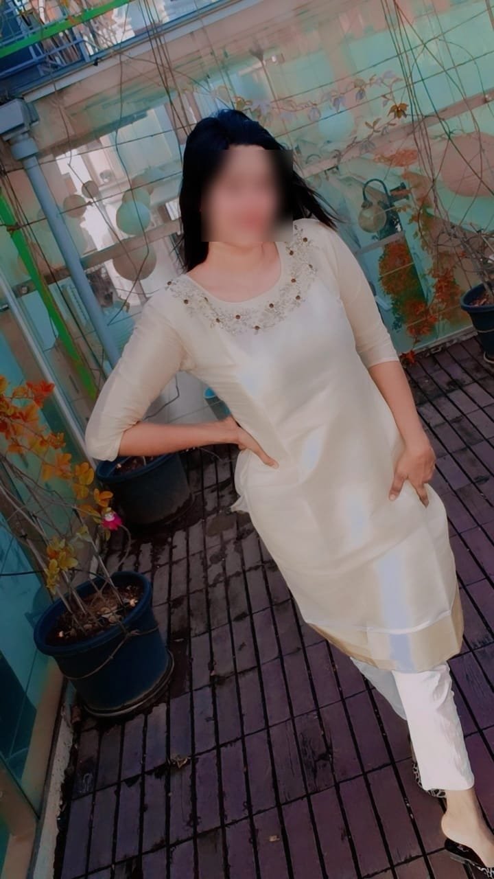 Daizy (21) – Call Girl & Independent Escort Service in Chennai - Gallery Photo 4