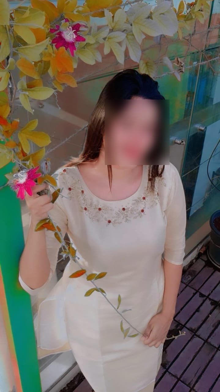 Daizy (21) – Call Girl & Independent Escort Service in Chennai - Gallery Photo 3