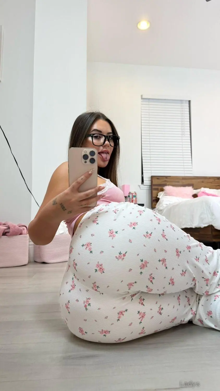 Linda (26) – Call Girl & Independent Escort Service in Chicago - Gallery Photo 6