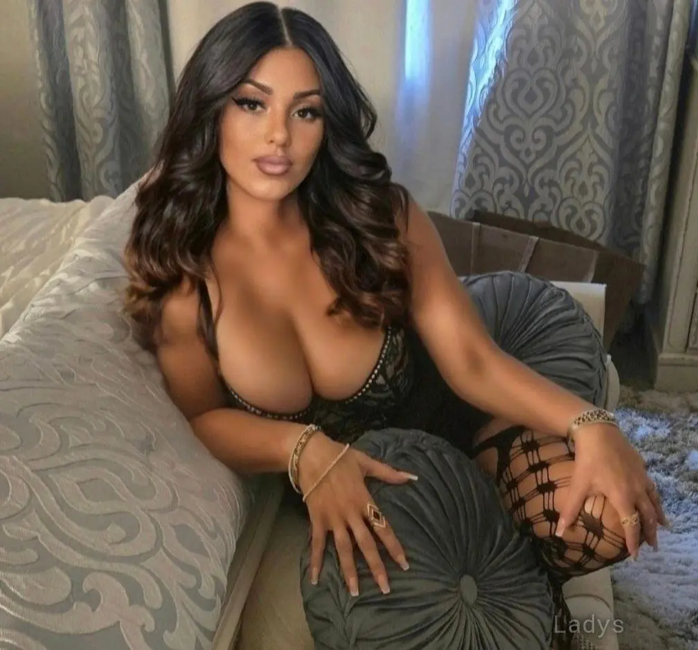 Claudia (32) – Call Girl & Independent Escort Service in Chicago - Gallery Photo 3