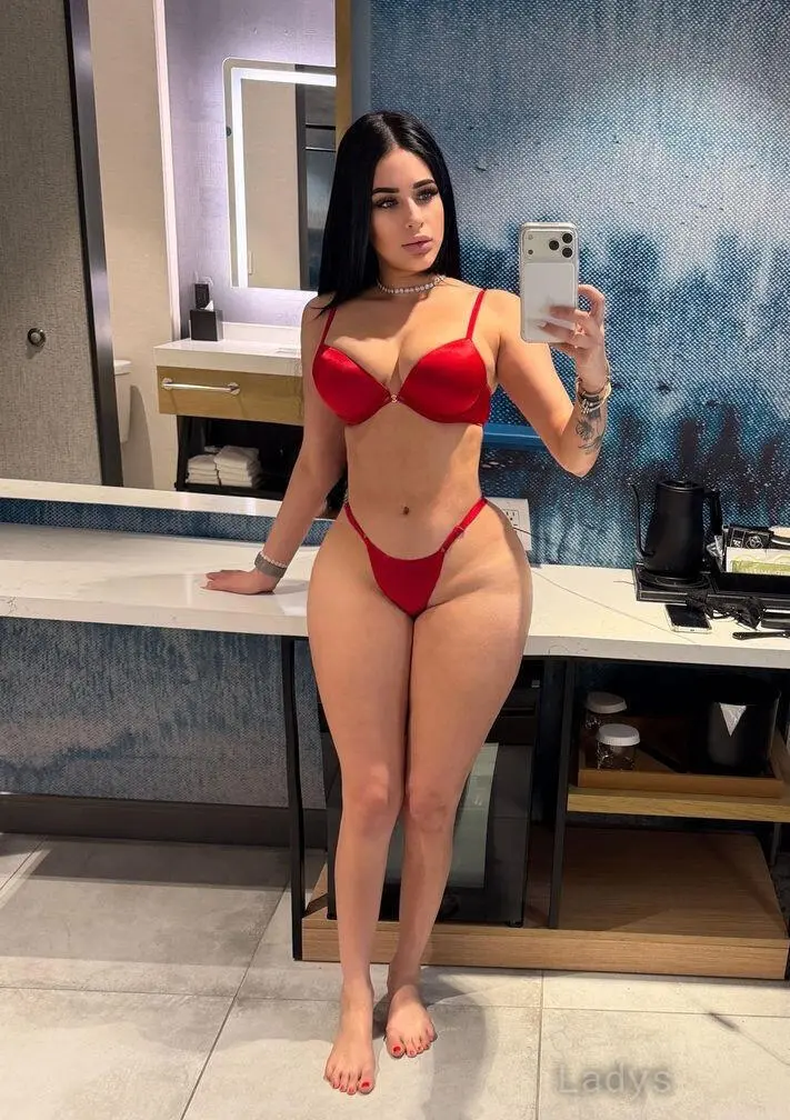 Kelly (23) – Call Girl & Independent Escort Service in Chicago - Gallery Photo 3