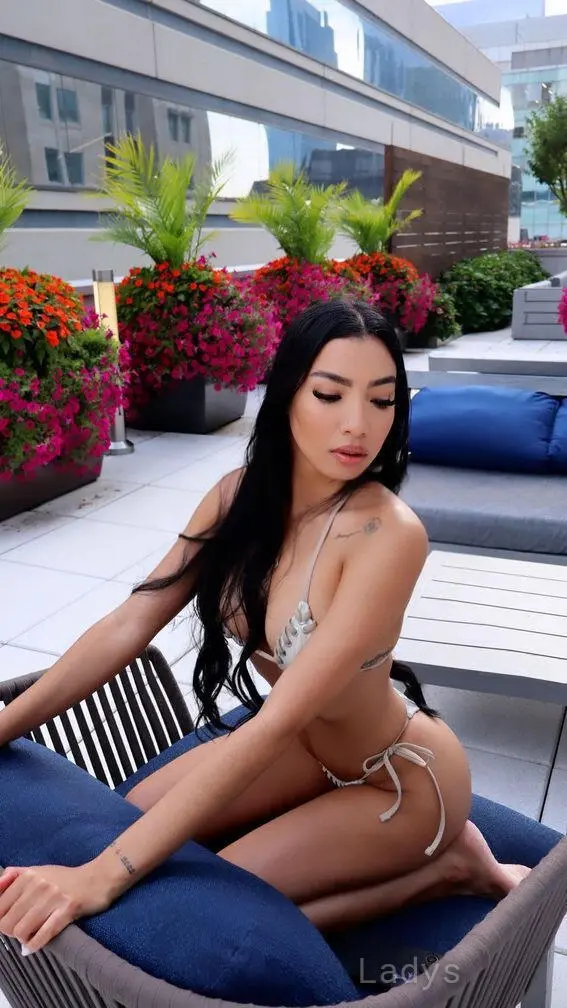 Alma (25) – Call Girl & Independent Escort Service in Chicago - Gallery Photo 2