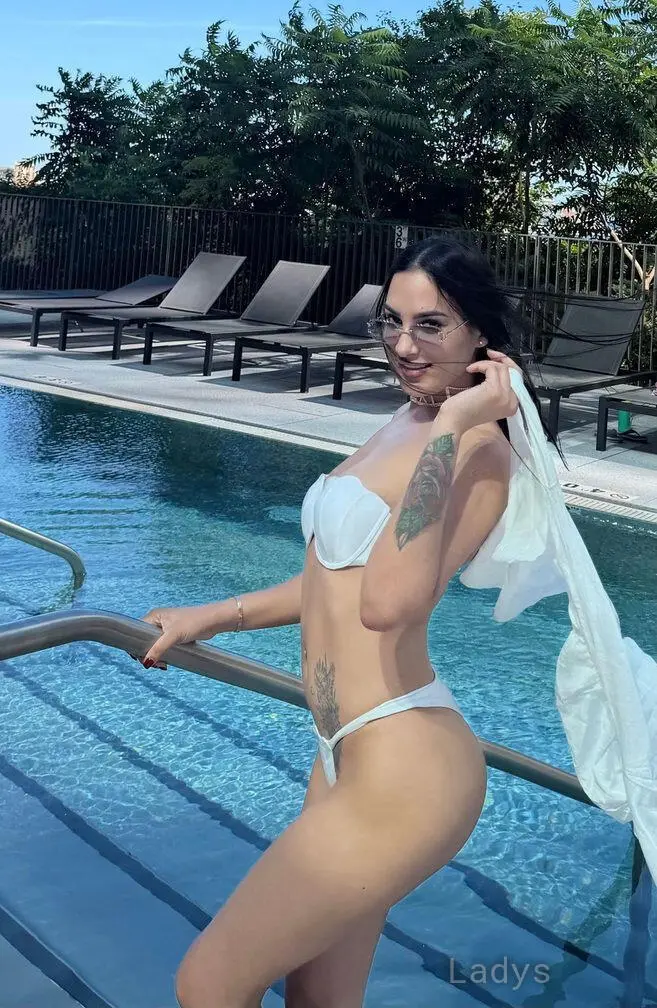 Ambar (22) – Call Girl & Independent Escort Service in Chicago - Gallery Photo 3
