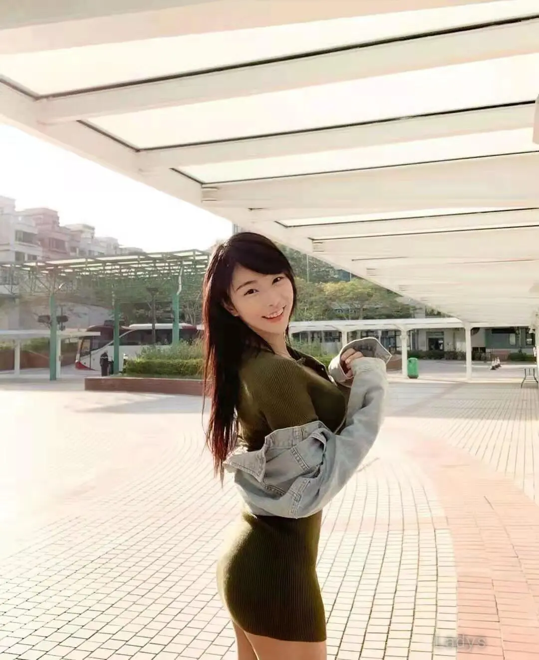 Lucy (24) – Call Girl & Independent Escort Service in Chongqing - Gallery Photo 3