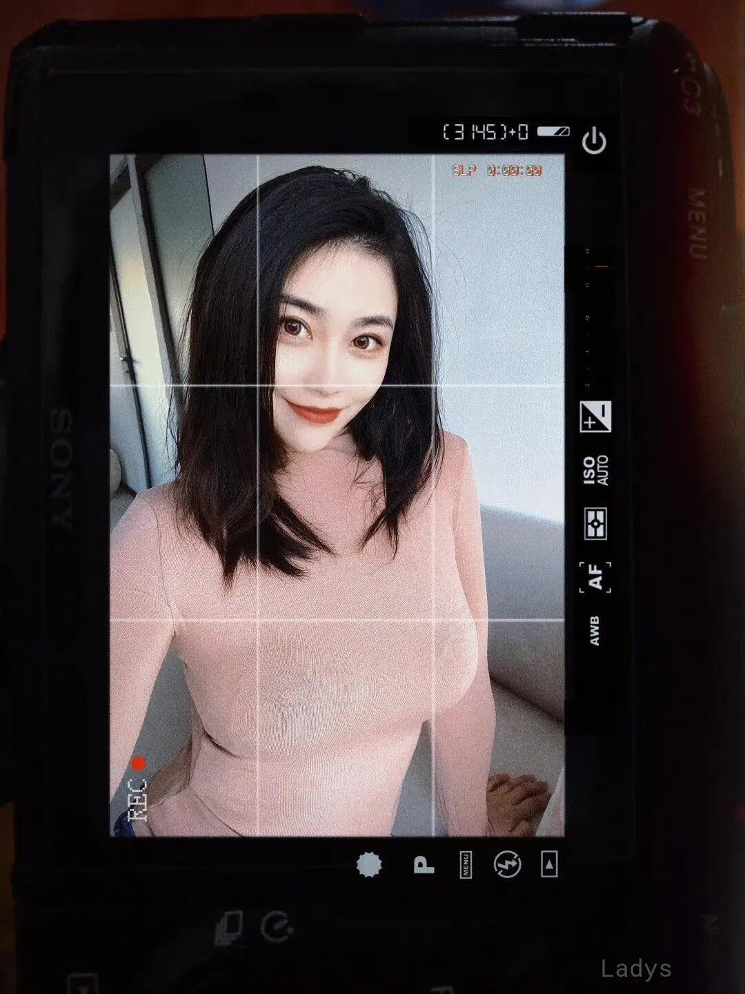 Nikki (21) – Call Girl & Independent Escort Service in Chongqing - Gallery Photo 4