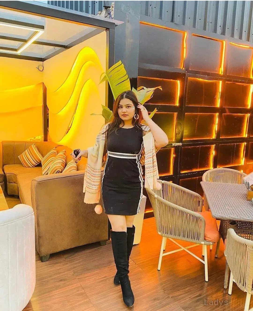 Anna (21) – Call Girl & Independent Escort Service in Chongqing - Gallery Photo 2