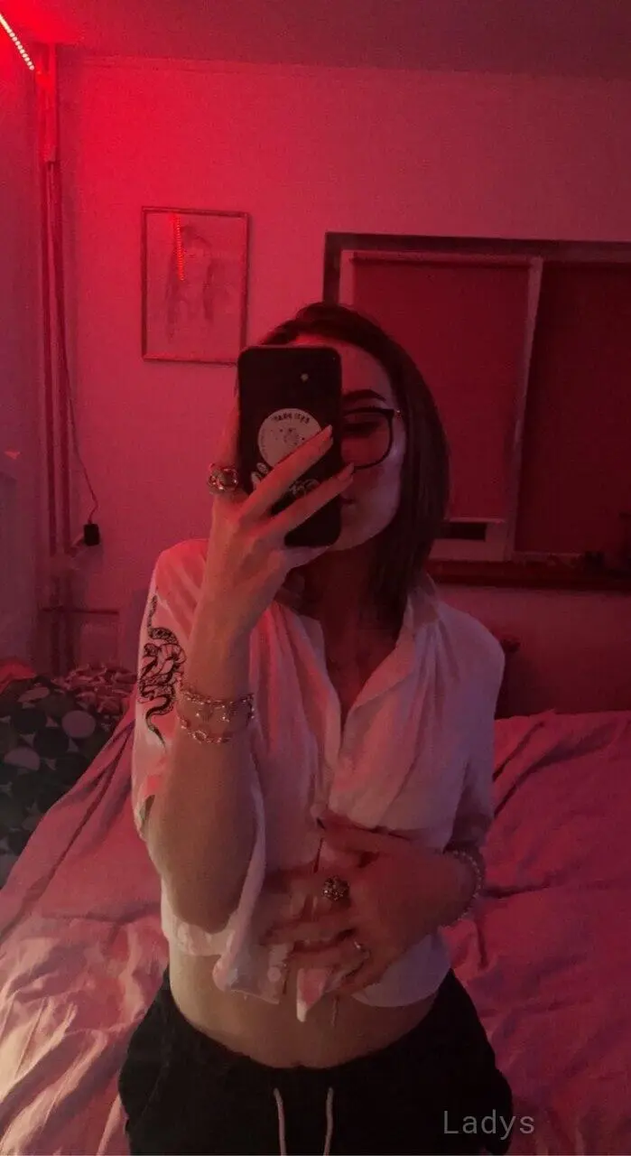 Lana (25) – Call Girl & Independent Escort Service in Chongqing - Gallery Photo 2