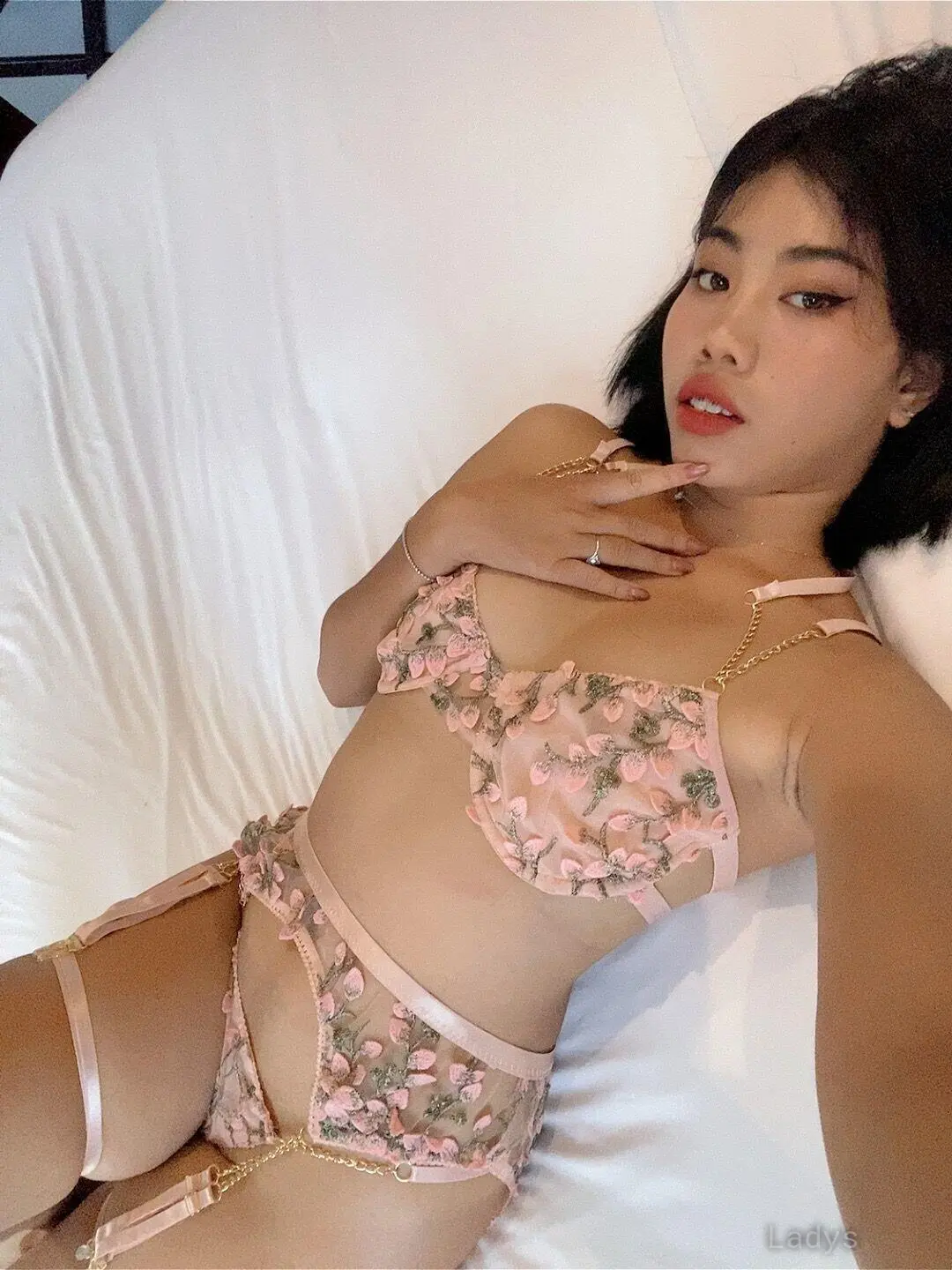 Maryah (21) – Call Girl & Independent Escort Service in Cimahi - Gallery Photo 4