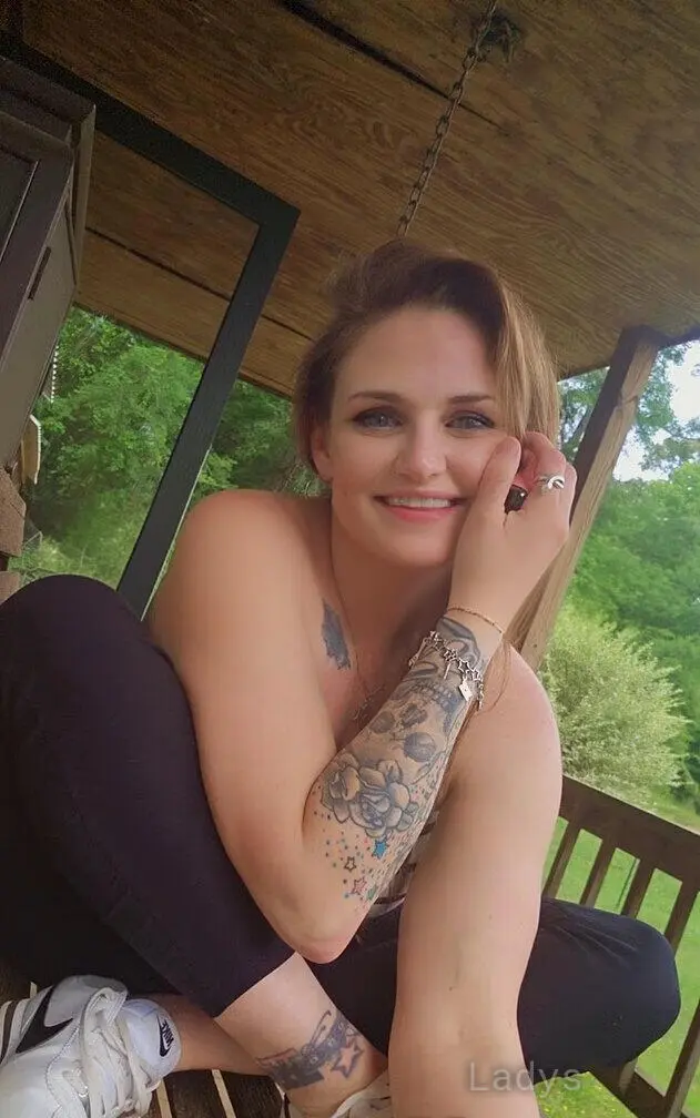Danielle (34) – Call Girl & Independent Escort Service in Cincinnati - Gallery Photo 2