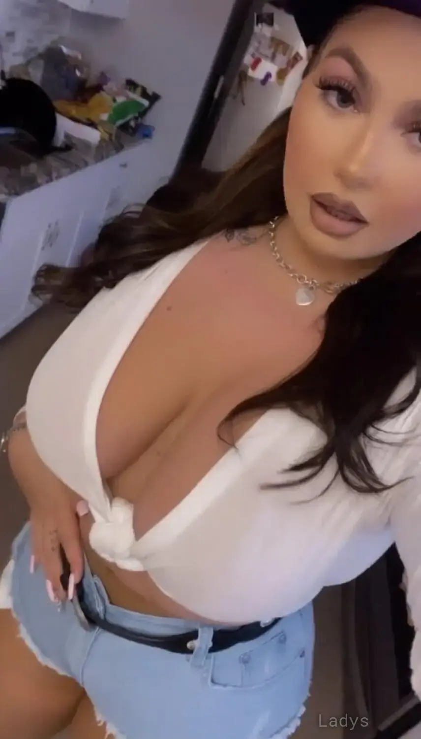 Zoey Banks (27) – Call Girl & Independent Escort Service in Cincinnati - Gallery Photo 3
