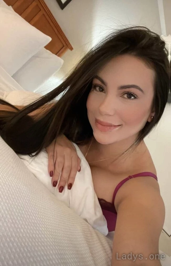 Karen (25) – Call Girl & Independent Escort Service in Clifton - Gallery Photo 3