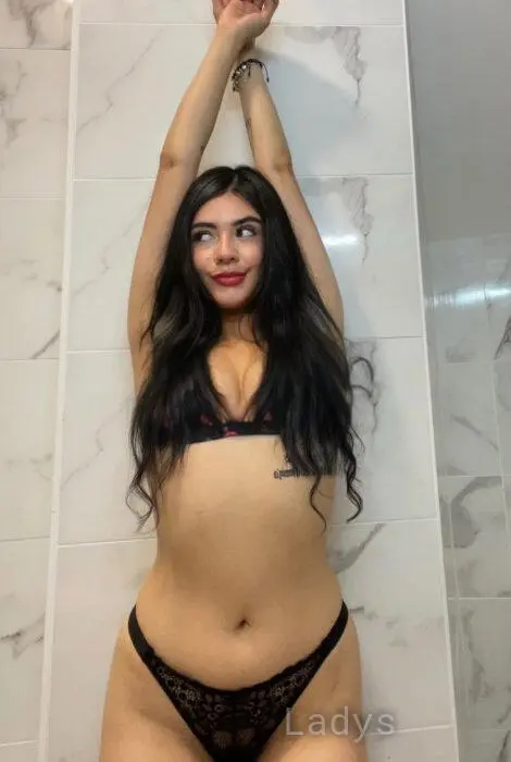 Lorena (22) – Call Girl & Independent Escort Service in Cluj-Napoca - Gallery Photo 5